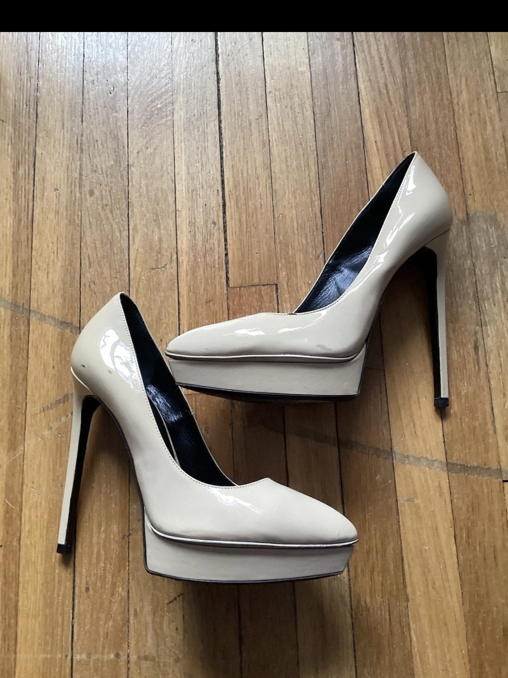 Saint Laurent YSL Ladies Size 7/37 Solid Beige Patent Leather Pump Heels,Flaws